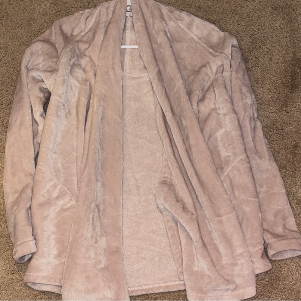 UGG Plush Tan Fleece Wrap size m